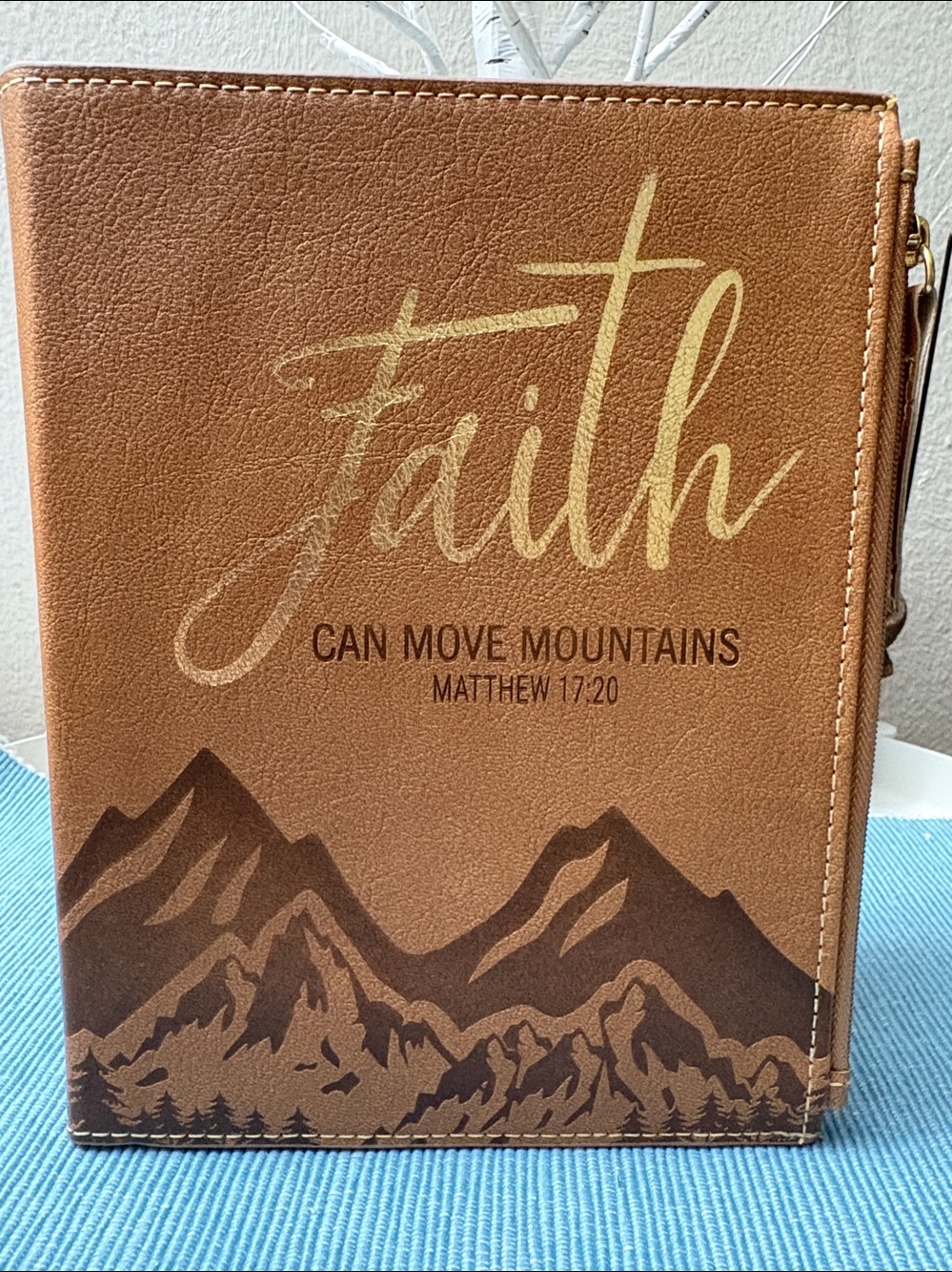 Faith Leather Journal with Mountain Design and zippered cover.
Mug included✝️ - Picture 4 of 7